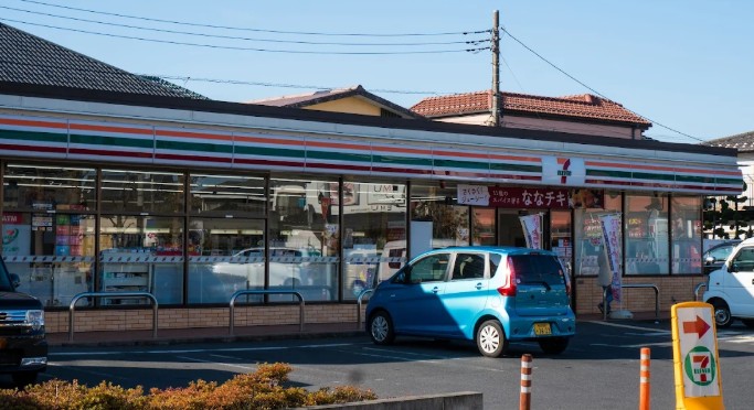 コンビニ　セブンイレブン 春日部豊町6丁目店（コンビニ）まで311m