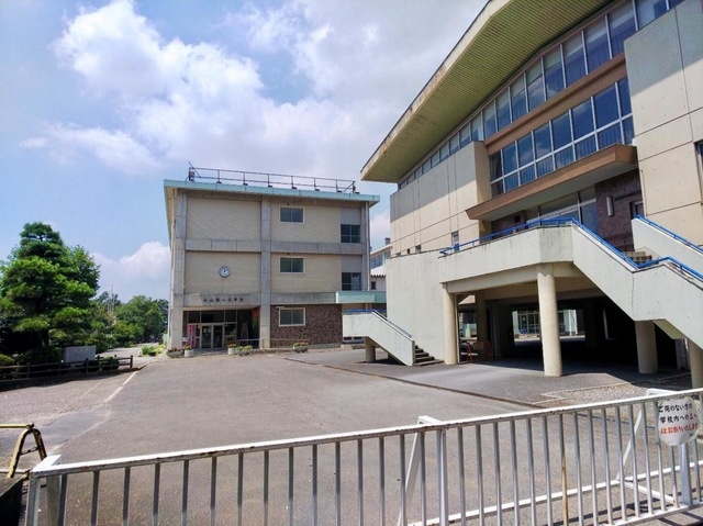 小学校　小山市立小山第一小学校（小学校）まで1702m
