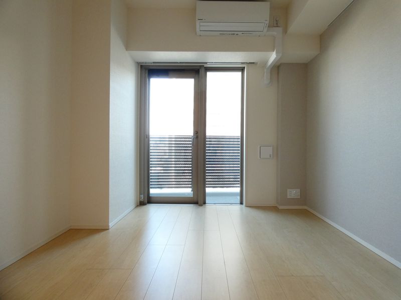 居室・リビング　※別部屋の参考写真です。