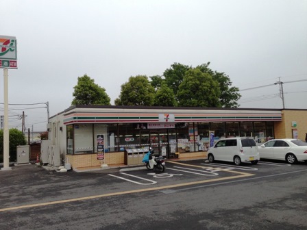 コンビニ　セブン-イレブン 東松山松本町店（コンビニ）まで335m
