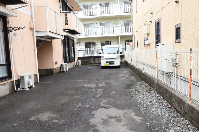 駐車場　駐車場