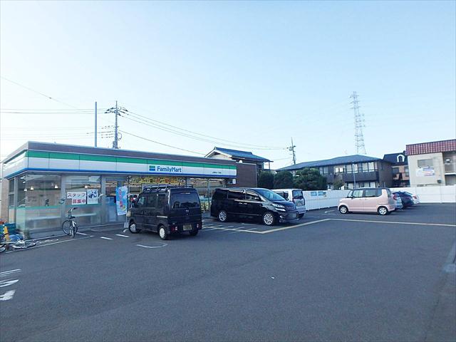 コンビニ　ファミリーマート（コンビニ）まで269m