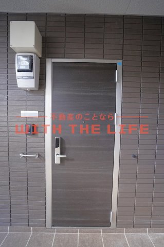 玄関　収納もある玄関です