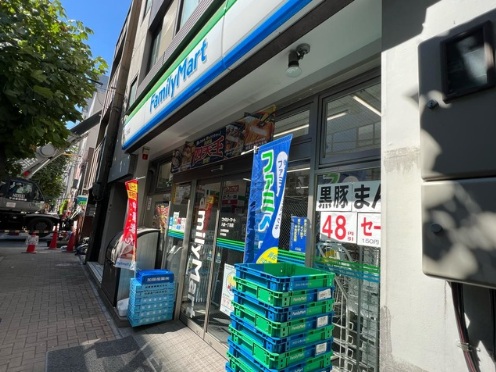コンビニ　ファミリーマート 入船一丁目店（コンビニ）まで270m