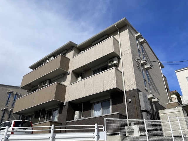 建物外観　南向きの明るい外観☆