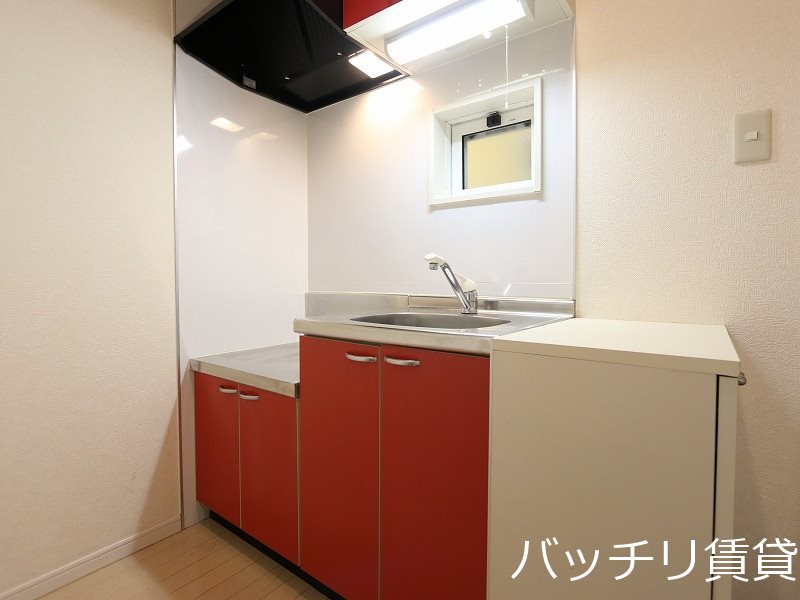 キッチン　同シリーズの別号室の画像。現況優先