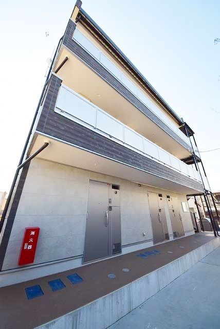 建物外観　玄関側から見た外観です