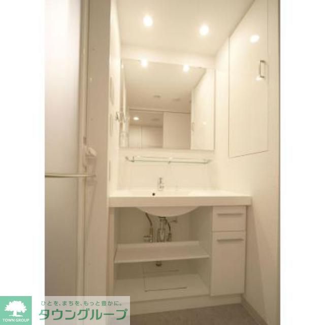 洗面設備　※写真は同タイプ住戸です。