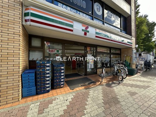 コンビニ　セブンイレブン 川崎駅北店（コンビニ）まで590m