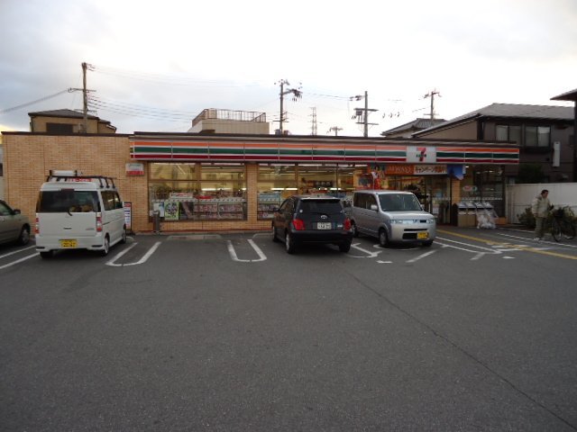 コンビニ　セブンイレブン堺松屋大和川通店（コンビニ）まで200m
