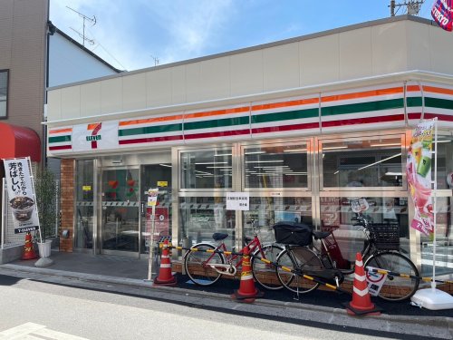 コンビニ　セブンイレブン 八幡山南口店（コンビニ）まで25m