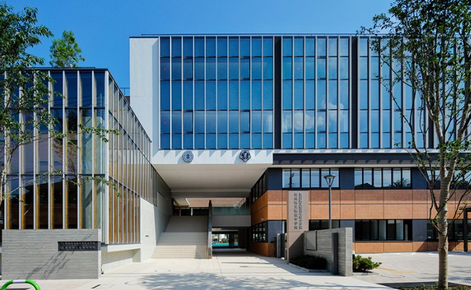 中学校　豊島区立池袋中学校（中学校）まで502m