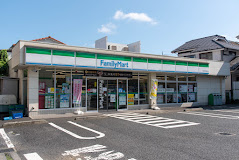 コンビニ　ファミリーマート 大泉目白通り店（コンビニ）まで682m