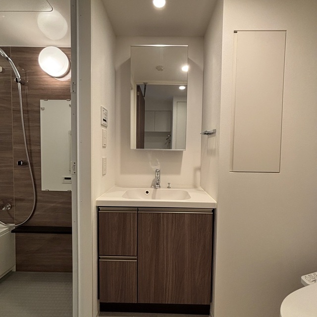 洗面設備　※写真は同タイプ住戸です。