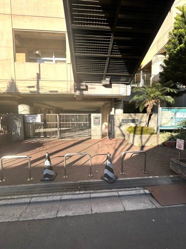 中学校　台東区立駒形中学校（中学校）まで222m