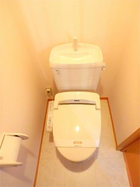 トイレ　ウォシュレット付き