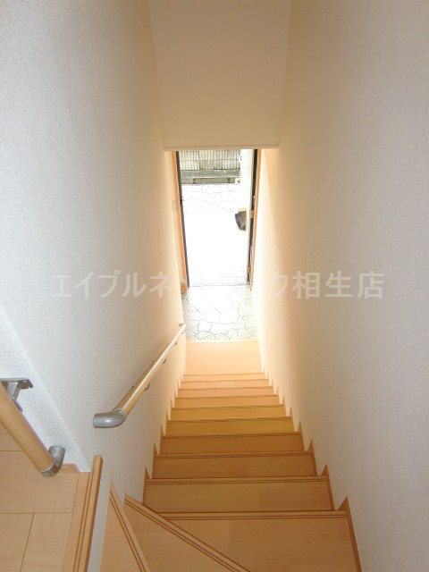 玄関　階段