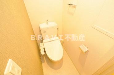 トイレ　【プライムアーバン御堂筋本町】ゆったりとした空間のトイレです