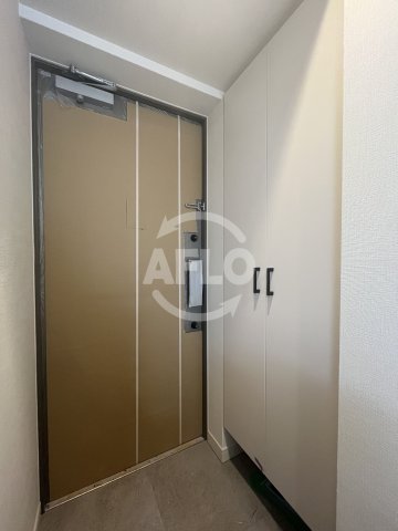玄関　レジュールアッシュOSAKAGATEWAY　玄関