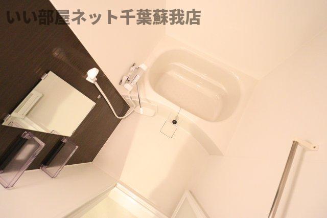 バス・シャワールーム　コンパクトで使いやすいお風呂です