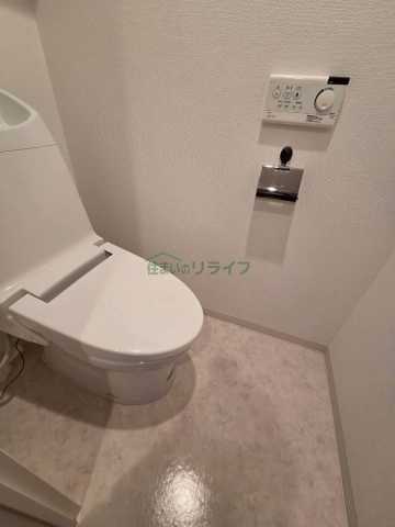 コスモリード新宿余丁町のトイレ写真