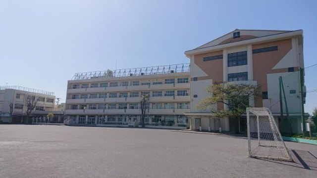 中学校　大田区立東蒲中学校（中学校）まで245m