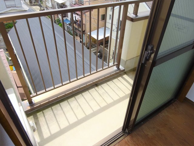 バルコニー　別部屋同タイプ