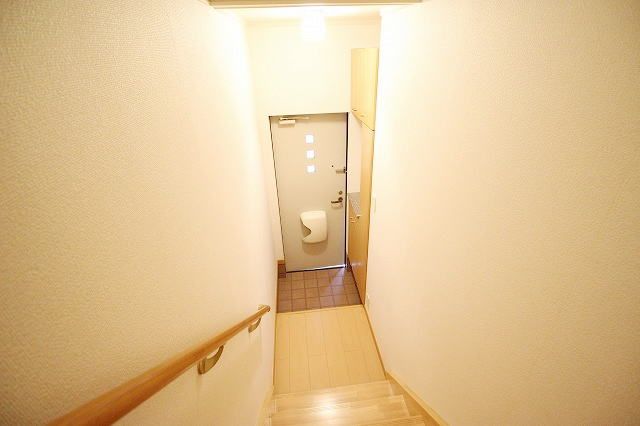 ソレアード入部Aの玄関写真
