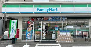 コンビニ　ファミリーマート地下鉄新道東駅前店（コンビニ）まで344m