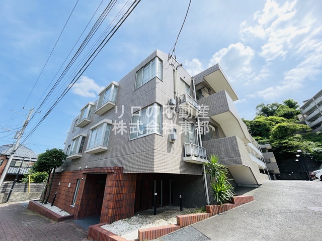 建物外観　周辺は閑静な住宅街ですので落ち着いた住環境です！