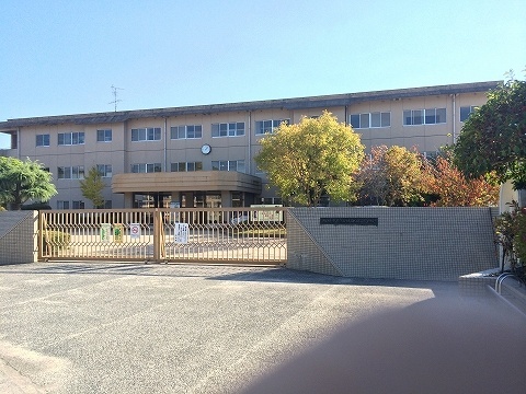 小学校　総社市立総社中央小学校（小学校）まで1232m