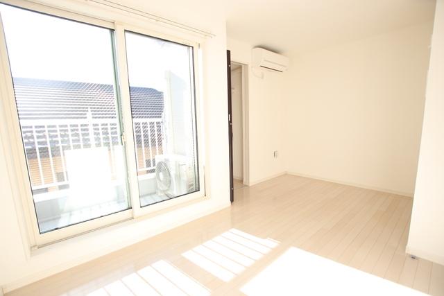 居室・リビング　６．３帖洋室　モダンな内装のお部屋ですね◎