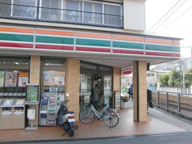 コンビニ　セブンイレブン（コンビニ）まで160m