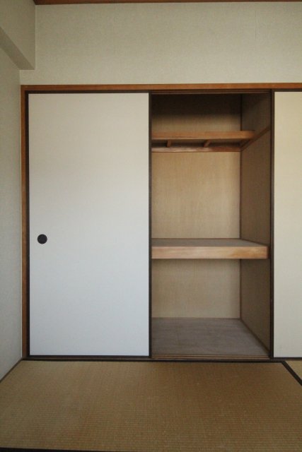 収納　同物件別号室のものです。