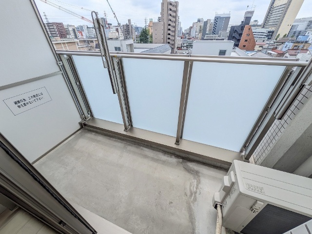 バルコニー　類似室内