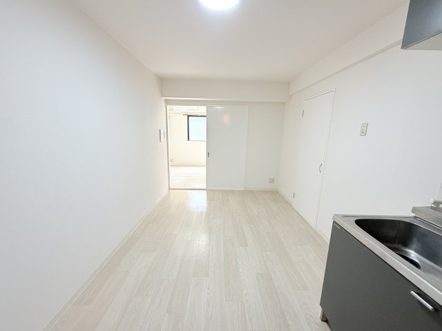 キャロル豊中本町IIの居間写真