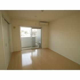 棒屋第11下池ハイツの居間写真