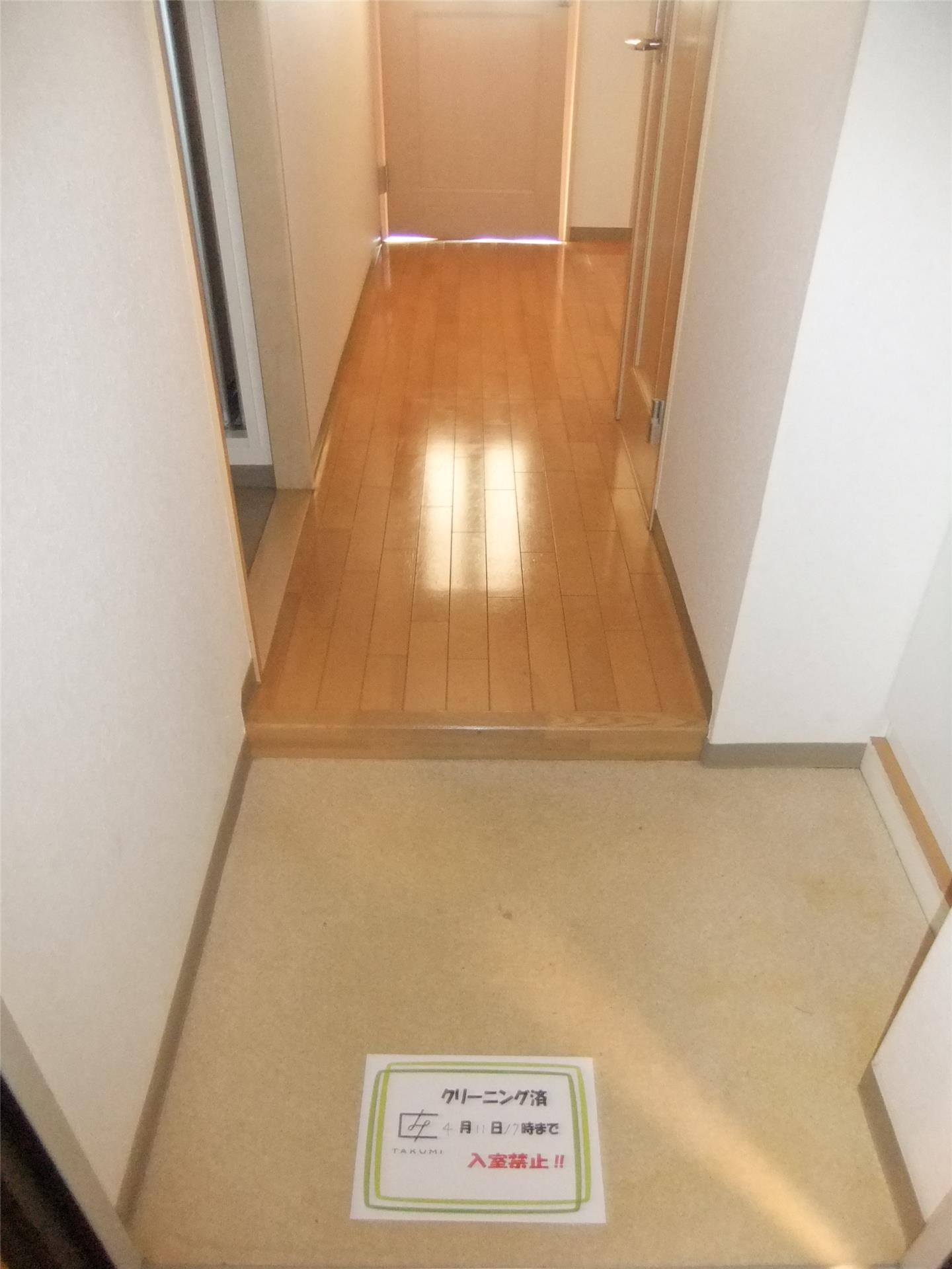 トレセリア暁町の玄関写真