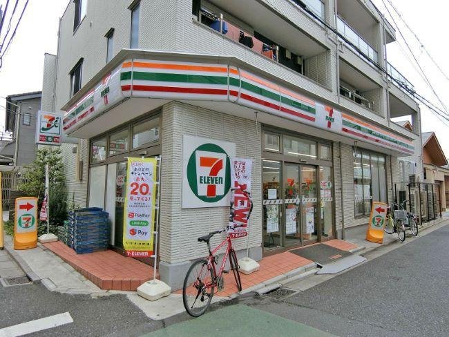 コンビニ　セブンイレブン 下高井戸駅北口店（コンビニ）まで182m