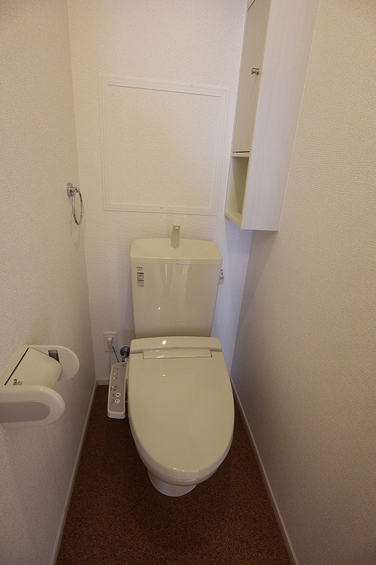 トイレ　写真は同型シリーズです。