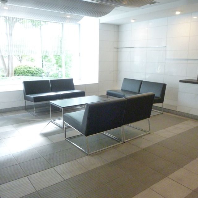 東京メトロ千代田線 代々木公園駅 徒歩2分 14階建 築18年の外観写真