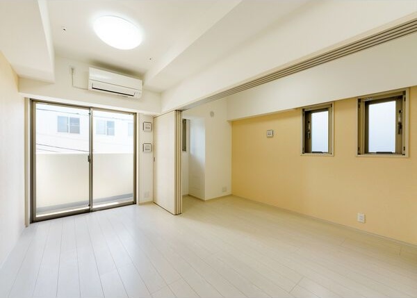 都営新宿線 菊川駅 徒歩8分 9階建 築6年の居間写真