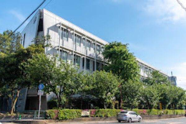中学校　明豊中学校（中学校）まで938m