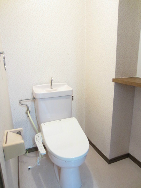 都営新宿線 西大島駅 徒歩15分 2階建 築36年のトイレ写真