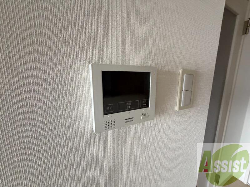 セキュリティ　ＴＶモニター付インターホンです。来客者の顔が見えるので安心！