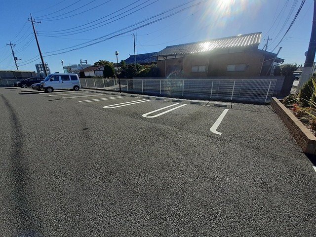 駐車場　駐車場に車を止められます