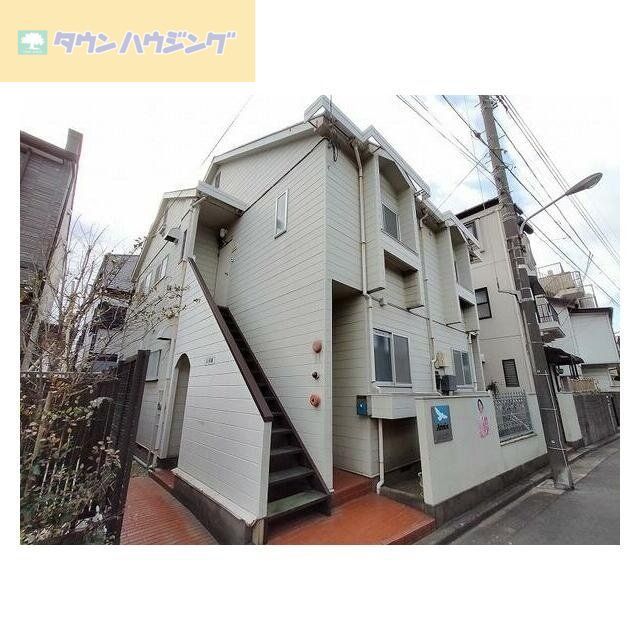 サープラスコーポA棟の外観写真