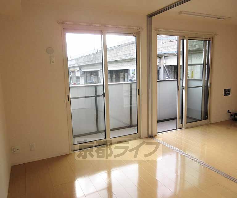 居室・リビング　広々とした日当たりのいいお部屋です！