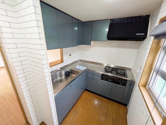 キッチン　周りを見渡しながら調理のできるカウンターキッチンです♪