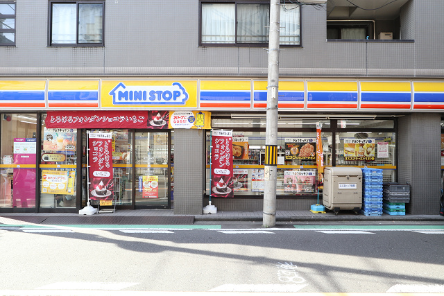 コンビニ　ミニストップ松本町３丁目店（コンビニ）まで127m